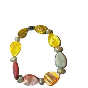 Elegant Multicolor Shell and Pearl Bracelet